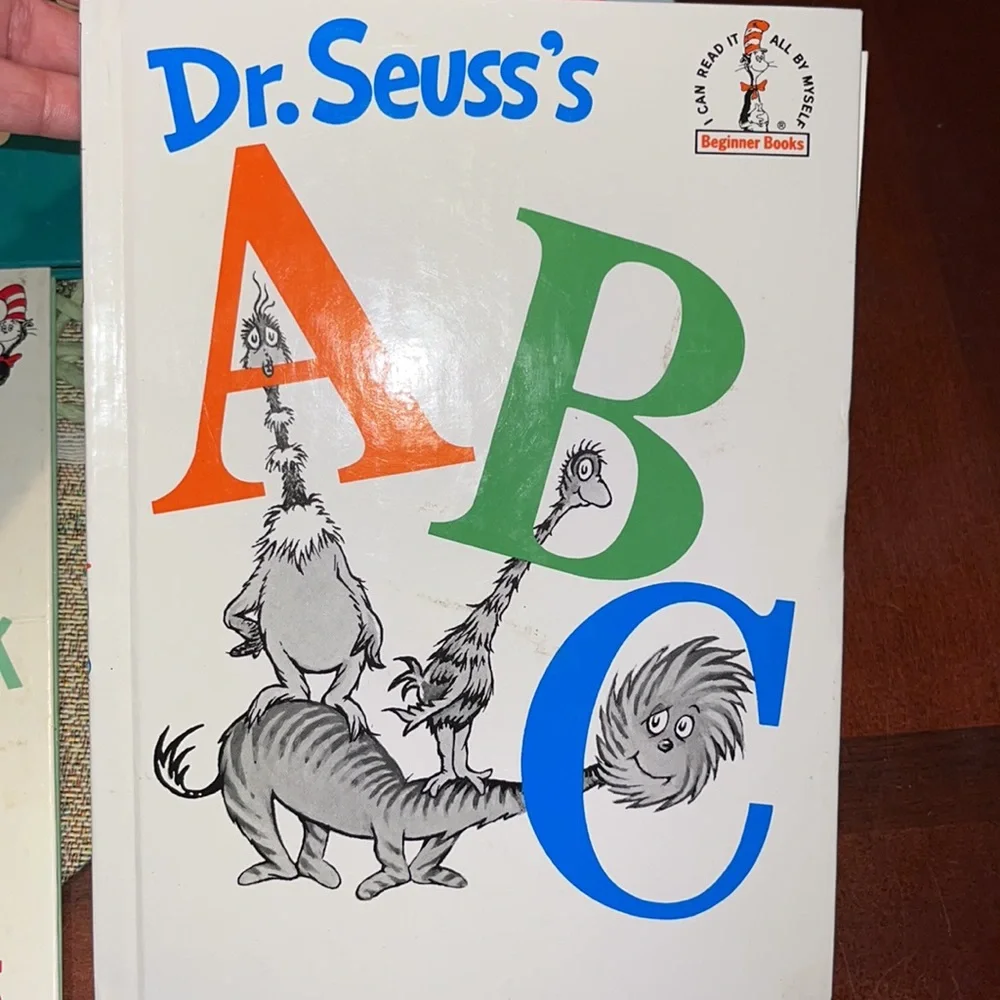 Dr Seuss 4 Book Pack Hop on Pop 1963, Clam I Am 2005, Foot Book 1968, ABC 1991